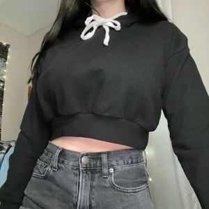 ✨black forever 21 cropped hoodie✨